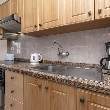 Floritas 29 - One Bed With Pool View Apartamento Playa de las Americas (Tenerife)