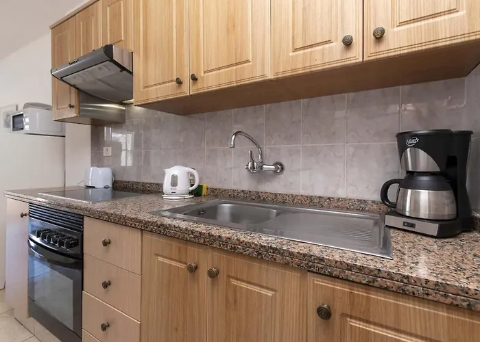 Floritas 29 - One Bed With Pool View Apartamento Playa de las Americas (Tenerife)