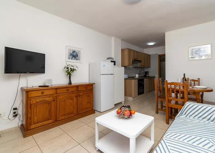 Floritas 29 - One Bed With Pool View * Playa de las Americas (Tenerife)