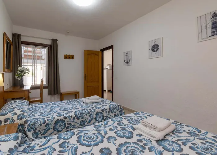 Floritas 29 - One Bed With Pool View Playa de las Americas (Tenerife)